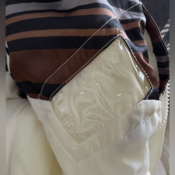 Burton | Medium | White | Snowboard Jacket - Picture 10 of 12